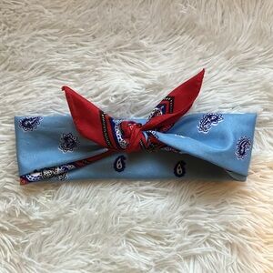 🌻Blue and red bandana